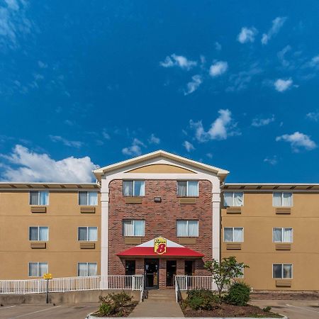 Super 8 By Wyndham Denton Otel Dış mekan fotoğraf